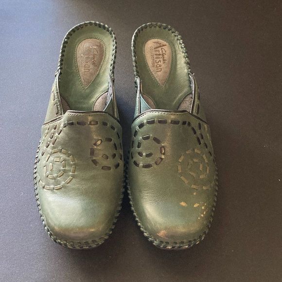 Clarks Artisan Collection Green Clog Size 7M Swirl Design - Picture 1 of 8
